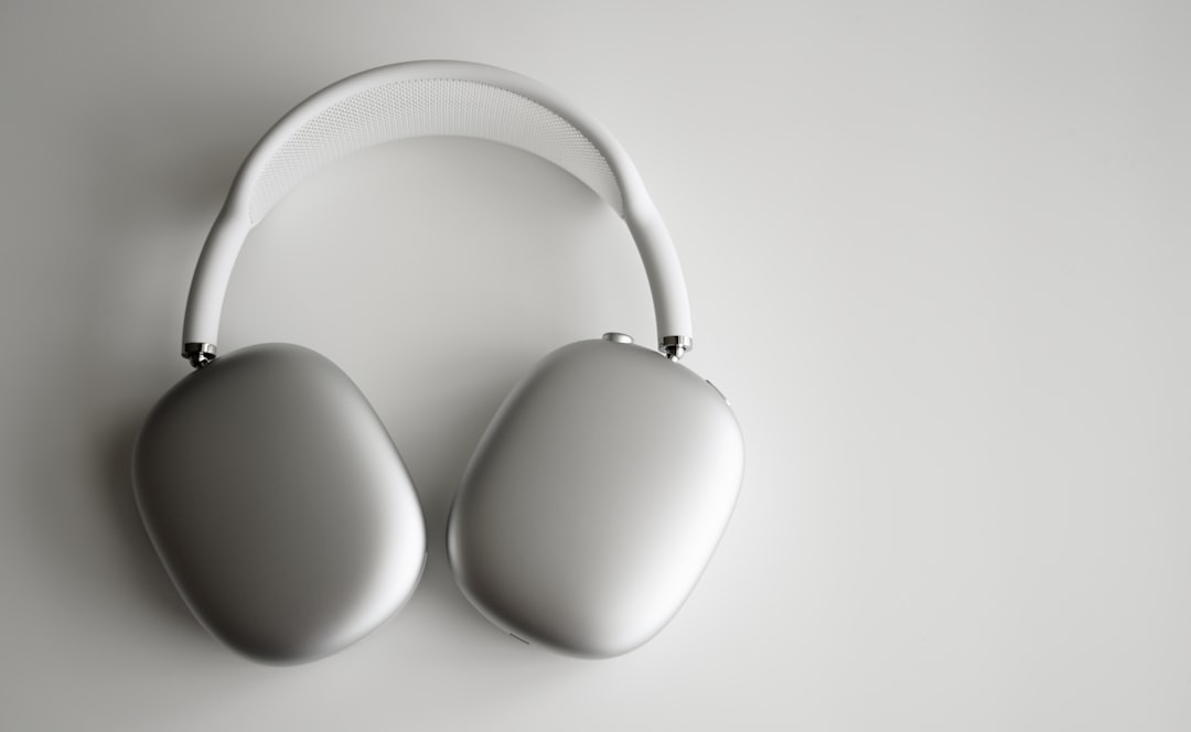 The Symphony of Silence: Exploring the World of Noise-Canceling Headphones The Symphony of Silence: Exploring the World of Noise-Canceling Headphones